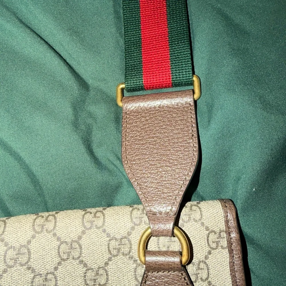 Gucci Tan and Brown Monogram Shoulder Bag••AUTHENTIC **